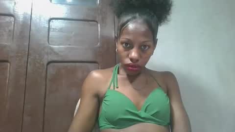 Snapshot of edwige770943 chatting on 05.17.26 edwige770943 online show from 05.17.26