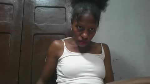 Snapshot of edwige770943 chatting on 05.17.26 edwige770943 online show from 05.17.26