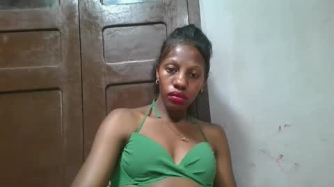 Snapshot of edwige770943 chatting on 05.20.26 edwige770943 online show from 05.20.26