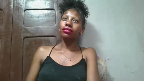 Snapshot of edwige770943 chatting on 05.24.26 edwige770943 online show from 05.24.26