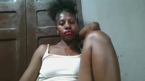 Snapshot of edwige770943 chatting on 05.25.26 edwige770943 online show from 05.25.26