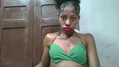 Snapshot of edwige770943 chatting on 05.28.26 edwige770943 online show from 05.28.26