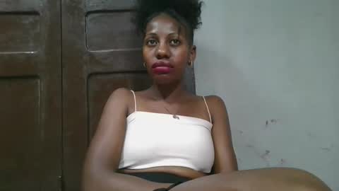 Snapshot of edwige770943 chatting on 05.29.26 edwige770943 online show from 05.29.26