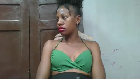 Snapshot of edwige770943 chatting on 05.30.26 edwige770943 online show from 05.30.26