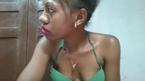 Snapshot of edwige770943 chatting on 05.30.26 edwige770943 online show from 05.30.26