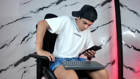 Snapshot of edy_play1 chatting on 05.04.26 edy online show from 05.04.26