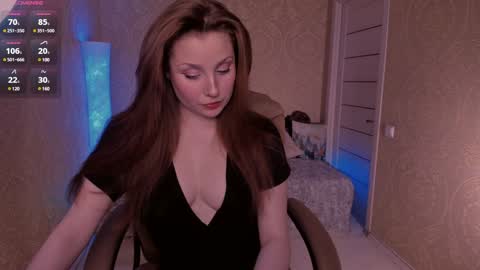 Snapshot of eesmaaarr chatting on 12.17.24 eesmaaarr online show from 12.17.24