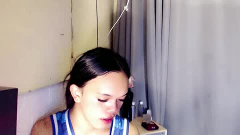 Snapshot of eeykamaliit chatting on 12.03.24 Pia online show from 12.03.24