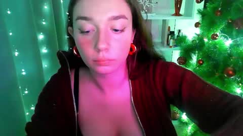 Snapshot of effie_balconii chatting on 12.22.24 effie_balconii online show from 12.22.24