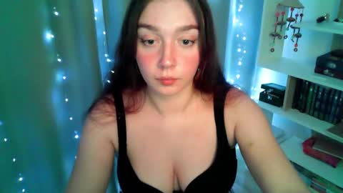 Snapshot of effie_balconii chatting on 02.22.25 effie_balconii online show from 02.22.25