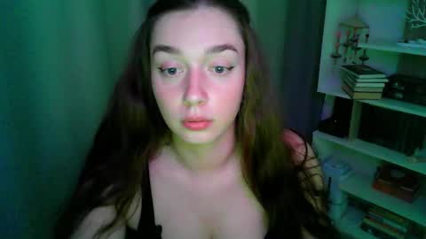 Snapshot of effie_balconii chatting on 09.13.25 effie_balconii online show from 09.13.25