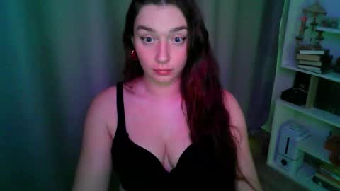Snapshot of effie_balconii chatting on 09.14.25 effie_balconii online show from 09.14.25