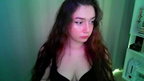 Snapshot of effie_balconii chatting on 09.15.25 effie_balconii online show from 09.15.25