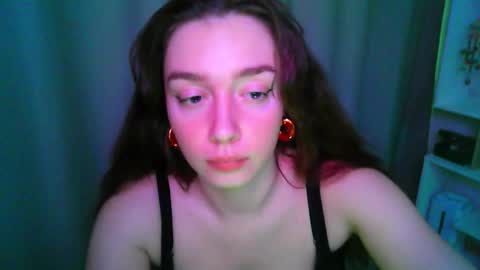 Snapshot of effie_balconii chatting on 10.12.25 effie_balconii online show from 10.12.25