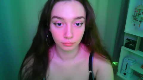 Snapshot of effie_balconii chatting on 10.17.25 effie_balconii online show from 10.17.25