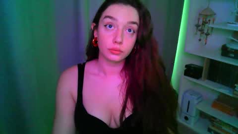Snapshot of effie_balconii chatting on 10.26.25 effie_balconii online show from 10.26.25