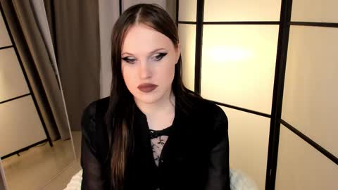 Effie Mur online show from 02.03.26