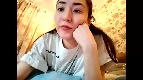 Effy online show from 10.13.25