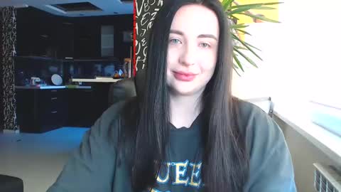 Effy online show from 02.19.25