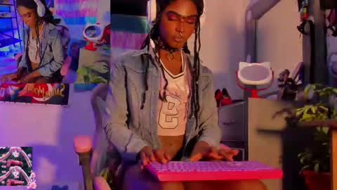 Snapshot of effy_marinn chatting on 09.17.25 effy_marinn online show from 09.17.25