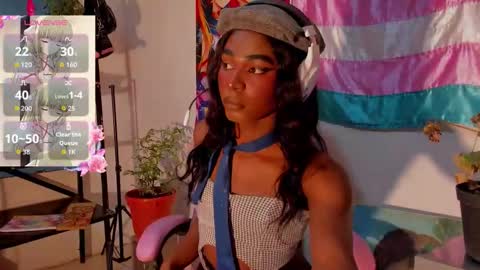 Snapshot of effy_marinn chatting on 09.23.25 effy_marinn online show from 09.23.25