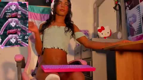 Snapshot of effy_marinn chatting on 10.01.25 effy_marinn online show from 10.01.25