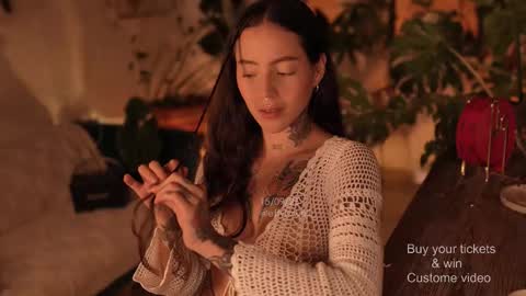 Snapshot of effylowell_ chatting on 09.16.25 Effy online show from 09.16.25