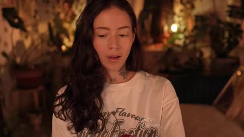 Snapshot of effylowell_ chatting on 12.02.25 Effy online show from 12.02.25