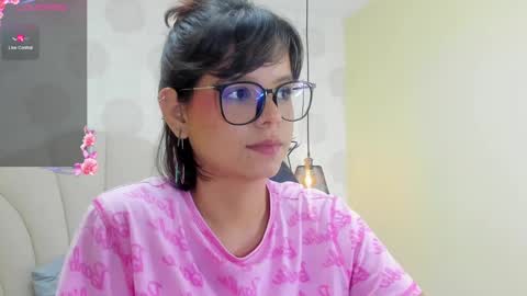  E F F Y  online show from 12.05.24