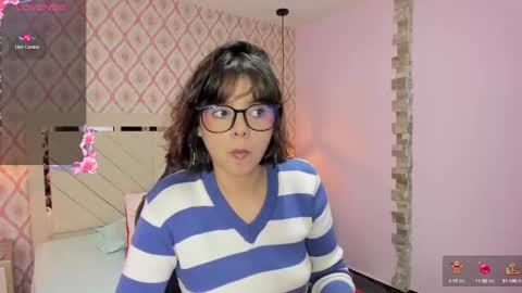  E F F Y  online show from 12.10.24