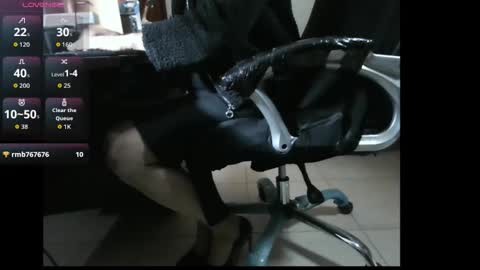 Snapshot of efi_crossou chatting on 10.24.25 efi_crossou online show from 10.24.25