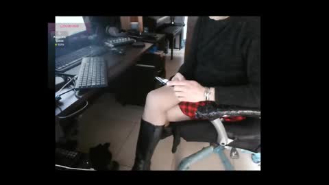 Snapshot of efi_crossou chatting on 02.20.26 efi_crossou online show from 02.20.26