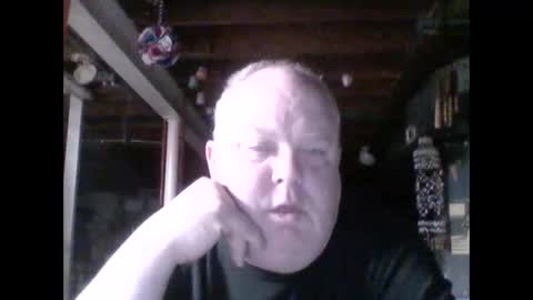 Snapshot of efriff chatting on 04.23.26 efriff online show from 04.23.26