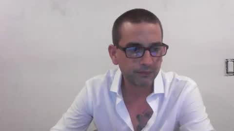 Snapshot of eguevara555500 chatting on 04.18.26 SilverBulture online show from 04.18.26