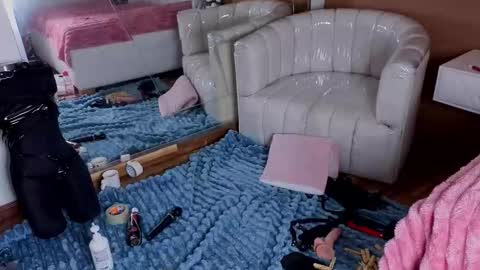 EimmyAdams online show from 10.25.25