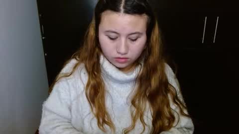 EIMY   MODEL INDEPENDENT online show from 12.06.24