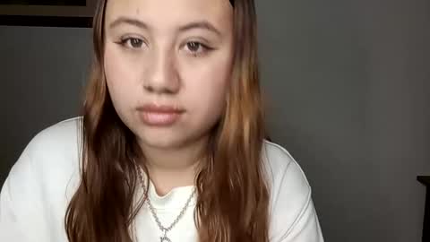 EIMY   MODEL INDEPENDENT online show from 01.07.25