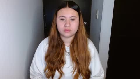 EIMY   MODEL INDEPENDENT online show from 02.18.25