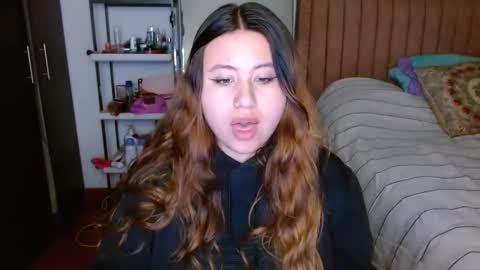 EIMY   MODEL INDEPENDENT online show from 03.12.25