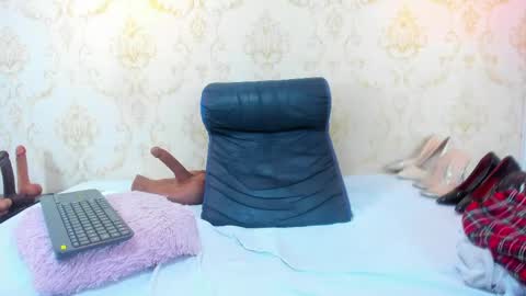 Snapshot of eimy_robertss chatting on 04.30.26 Eimy online show from 04.30.26
