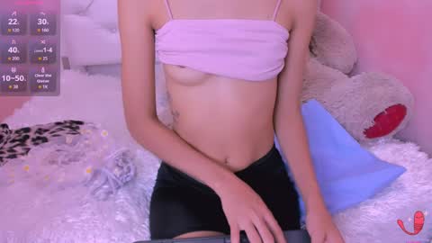 Snapshot of eimy_skinny chatting on 05.21.26 eimy online show from 05.21.26