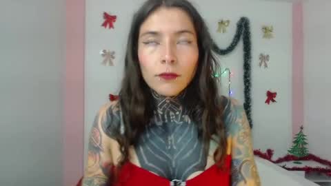Snapshot of eimytatto_ chatting on 12.06.24 Carla online show from 12.06.24