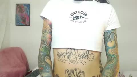 Snapshot of eimytatto_ chatting on 01.10.25 Carla online show from 01.10.25