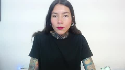 Snapshot of eimytatto_ chatting on 01.13.25 Carla online show from 01.13.25