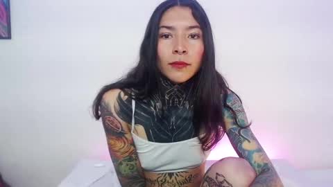 Snapshot of eimytatto_ chatting on 01.18.25 Carla online show from 01.18.25
