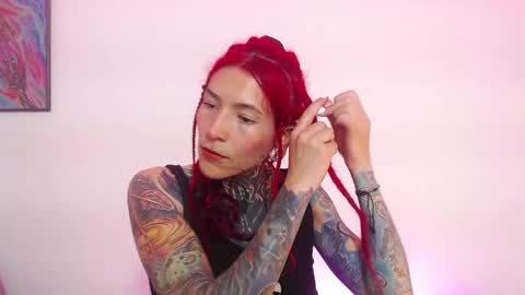 Snapshot of eimytatto_ chatting on 01.29.25 Carla online show from 01.29.25