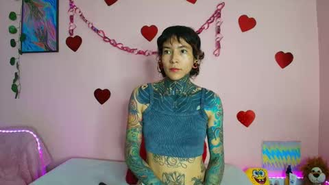Snapshot of eimytatto_ chatting on 09.19.25 Carla online show from 09.19.25
