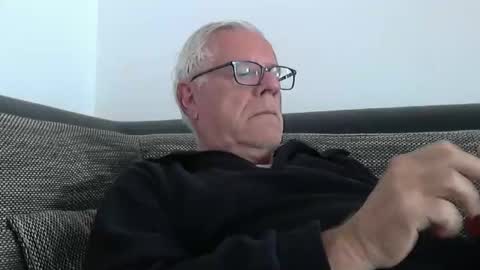 Snapshot of eisbaer1957 chatting on 05.17.26 eisbaer1957 online show from 05.17.26