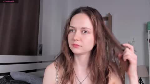 Elis 3 online show from 12.21.25