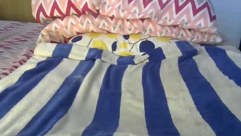 petite online show from 03.08.25